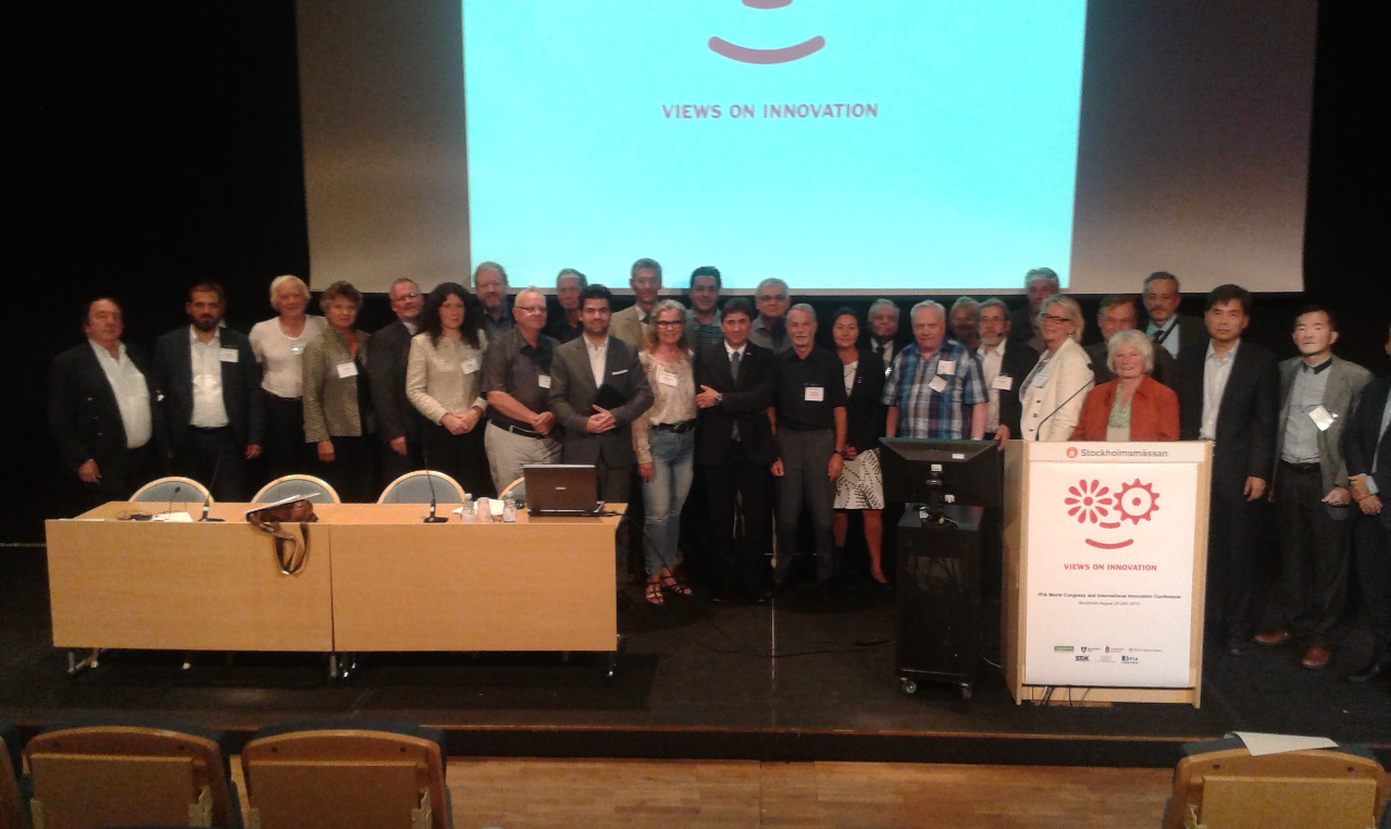 Foto da Famlia IFIA no final do Congresso Mundial de Inventores em Estocolmo, na Sucia